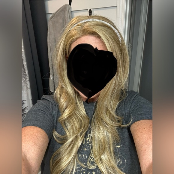 Chelsey Smith crowns - Picture 2 of 3